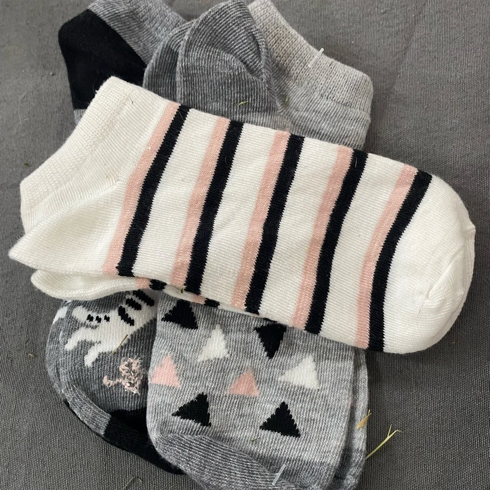Cute Gray and Pink Cat Pattern Socks Set
